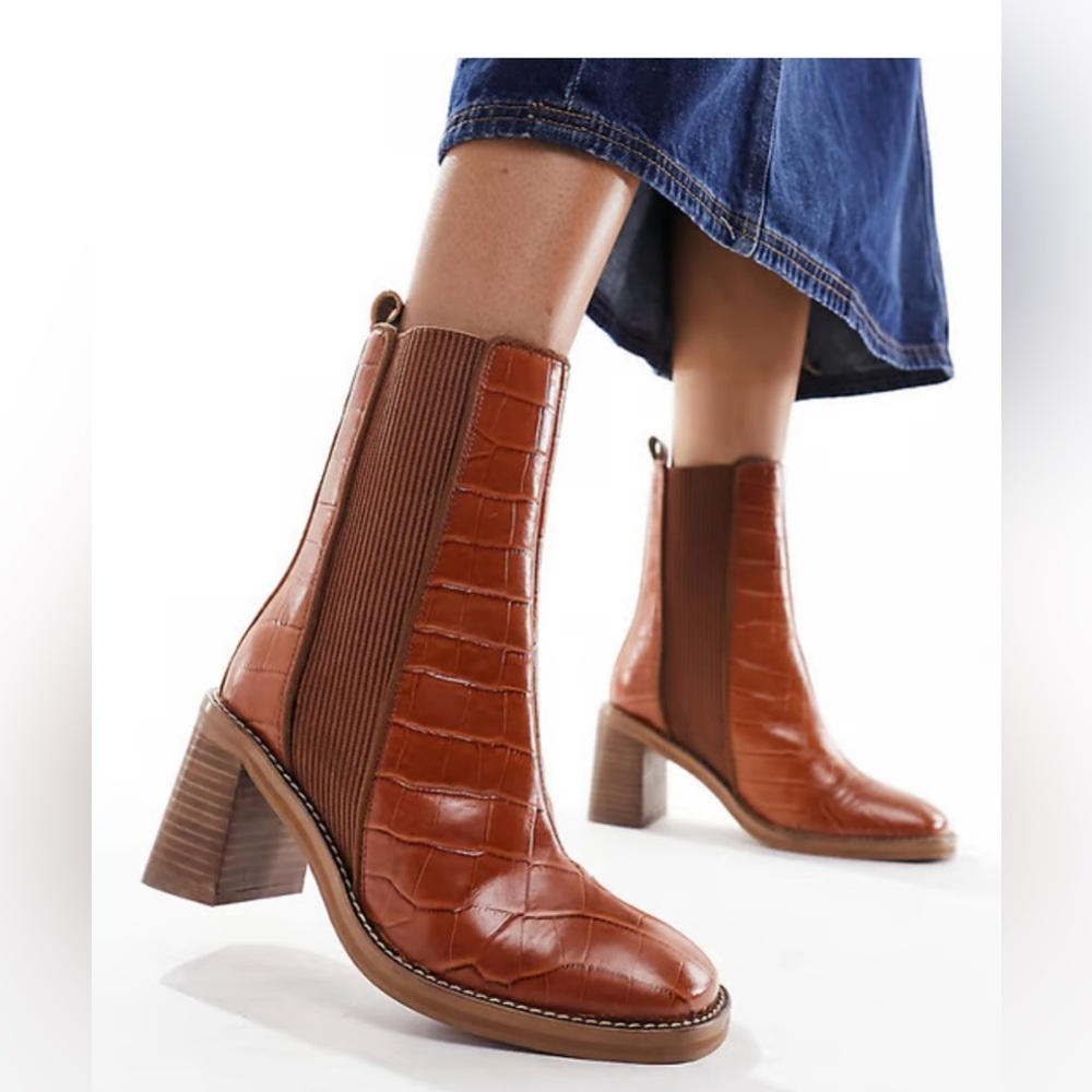 NEW NWOT! ASOS Brown Botas Chelsea  Boots Brown Croc-Embossed Ankle Boots. - Picture 3 of 8